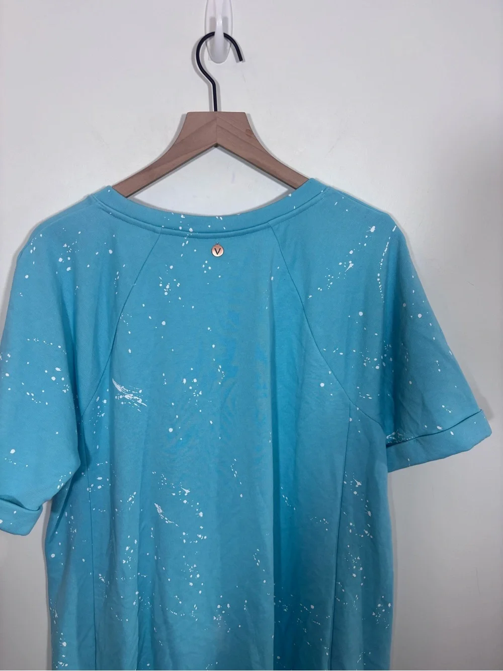 LIVI short sleeve t shirt pocket dress aqua with paint splatter NWT Size 18/20